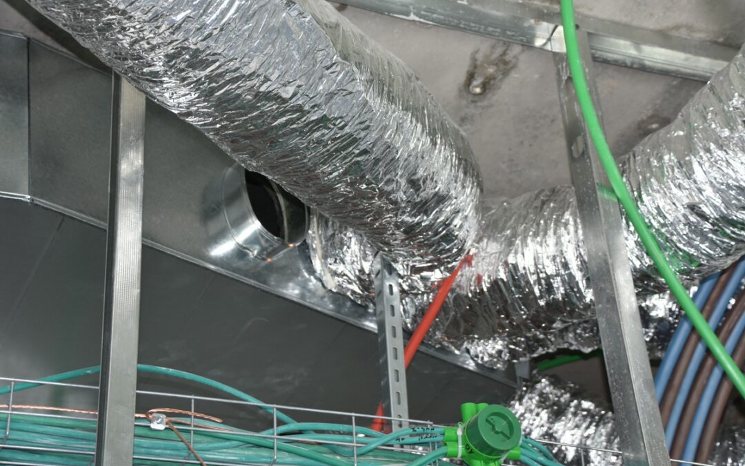 Jak dezynfekcja kanałów wentylacyjnych wpływa na&nbsp;zdrowie pracowników biurowych?